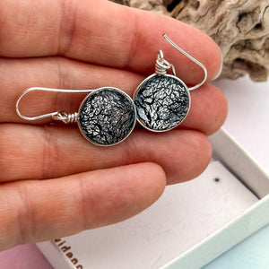 Boucles d'oreilles noir et argent- technique verre de Murano
