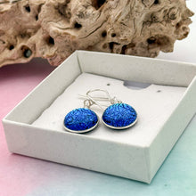 Charger l&#39;image dans la galerie, Boucles d&#39;oreilles verre dichroique bleu vert changeant - verre de Murano

