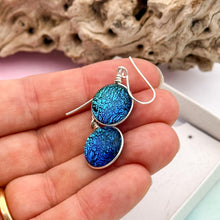 Charger l&#39;image dans la galerie, Boucles d&#39;oreilles verre dichroique bleu vert changeant - verre de Murano
