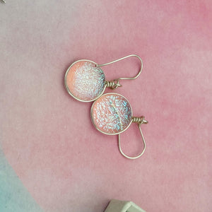 Boucles d'oreilles verre dichroïque transparent paillette bleuté - verre de Murano