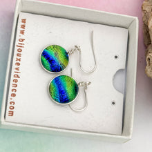 Charger l&#39;image dans la galerie, Boucles d&#39;oreilles en verre de Murano zébré bleu vert or
