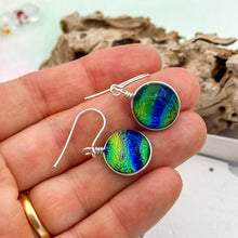 Charger l&#39;image dans la galerie, Boucles d&#39;oreilles en verre de Murano zébré bleu vert or
