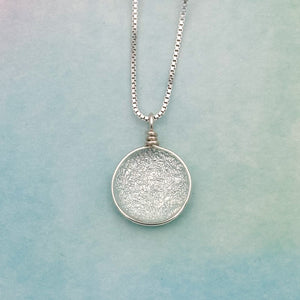 Collier Pendentif transparent argenté en verre dichroïque - technique Murano