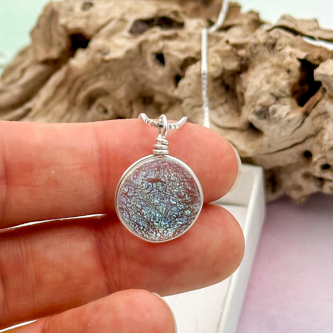 Collier Pendentif transparent pailleté reflets bleu - technique Murano