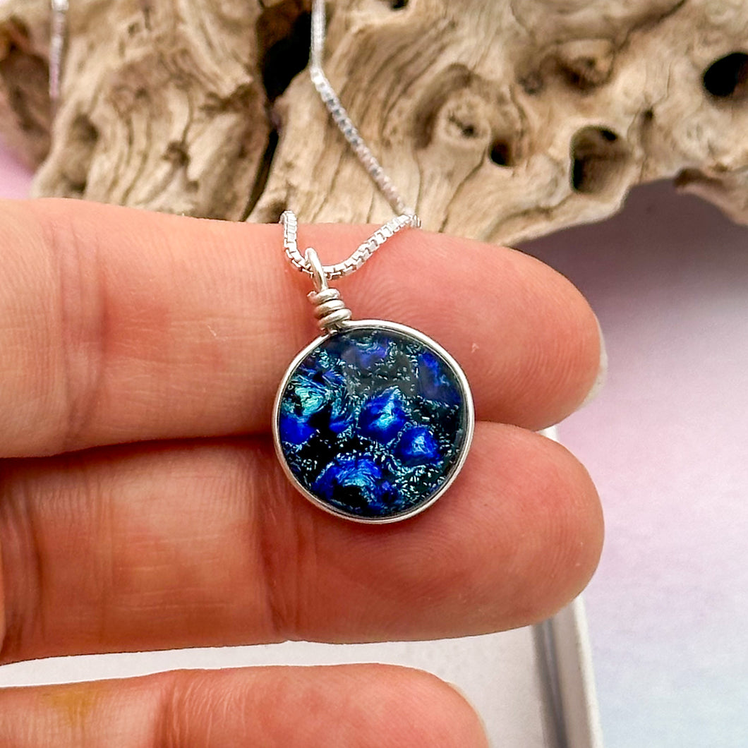Collier Pendentif en verre de Murano dichroïque bleu