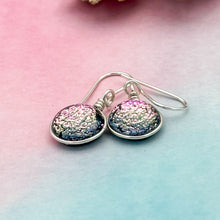 Charger l&#39;image dans la galerie, Boucles d&#39;oreilles en verre dichroique rose - technique Murano
