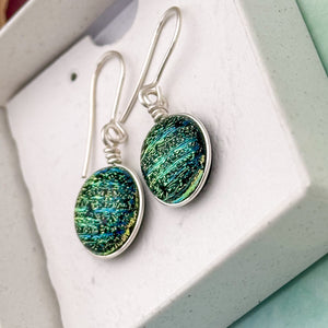 Boucles d'oreilles en verre dichroique noir strié or et bleu - technique Murano