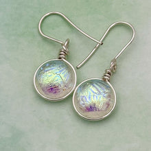 Charger l&#39;image dans la galerie, Boucles d&#39;oreilles en verre dichroique transparent or - technique Murano
