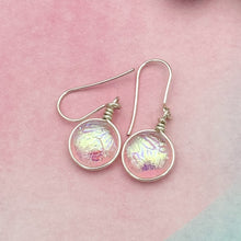 Charger l&#39;image dans la galerie, Boucles d&#39;oreilles en verre dichroique transparent or - technique Murano
