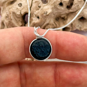 Collier Pendentif style scarabé en verre dichroïque - technique Murano