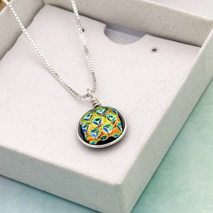 Collier Pendentif texture poinçon en verre dichroïque - technique Murano