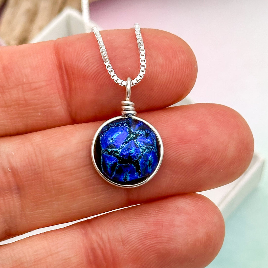 Collier Pendentif dégradé bleu en verre dichroïque - technique Murano