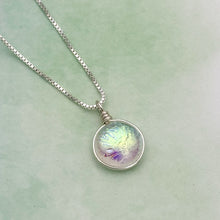 Charger l&#39;image dans la galerie, Collier Pendentif texturé transparent or en verre dichroïque - technique Murano
