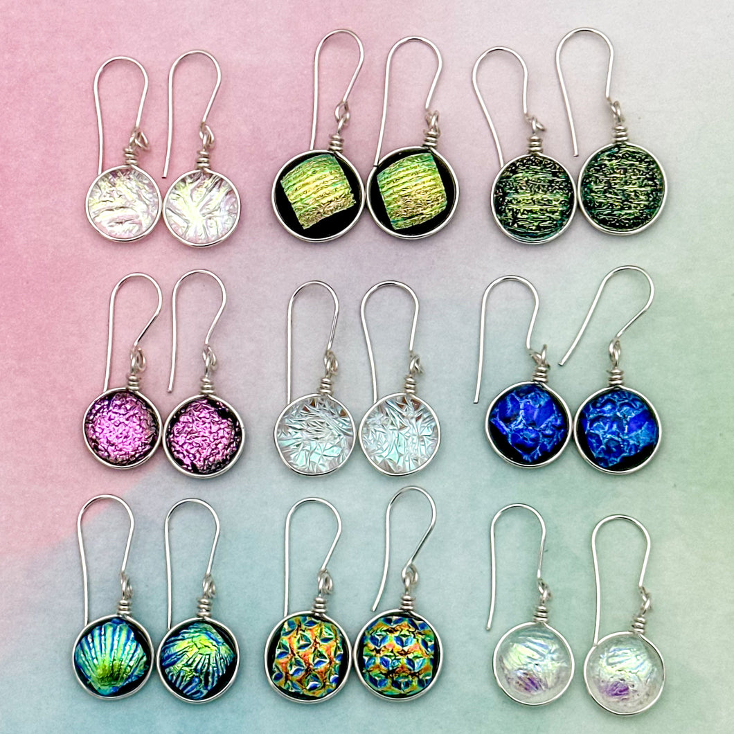 Lot2 de 9  Boucles d'oreilles en verre dichroique