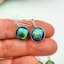 Charger l&#39;image dans la galerie, Lot2 de 9  Boucles d&#39;oreilles en verre dichroique
