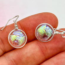 Charger l&#39;image dans la galerie, Lot2 de 9  Boucles d&#39;oreilles en verre dichroique
