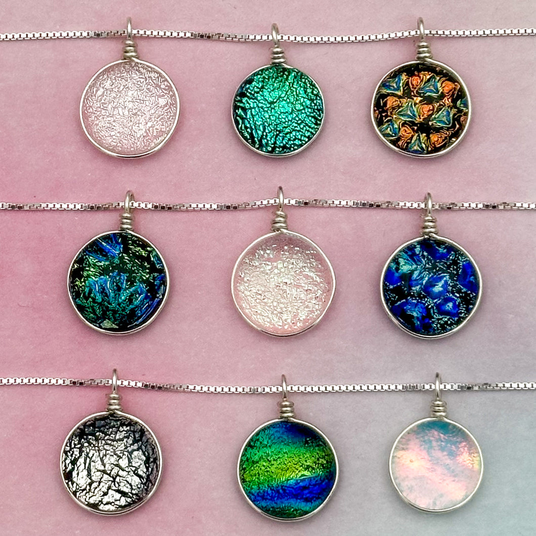Lot1 de 9 Colliers avec pendentif en verre de Murano et chaine en Argent