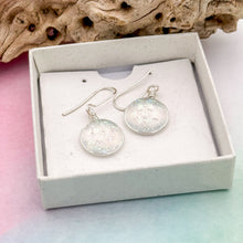 Charger l&#39;image dans la galerie, Boucles d&#39;oreilles transparente en verre dichroique - technique Murano
