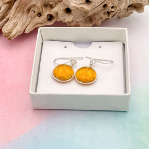 Boucles d'oreilles ambre transparente en verre dichroique - technique Murano