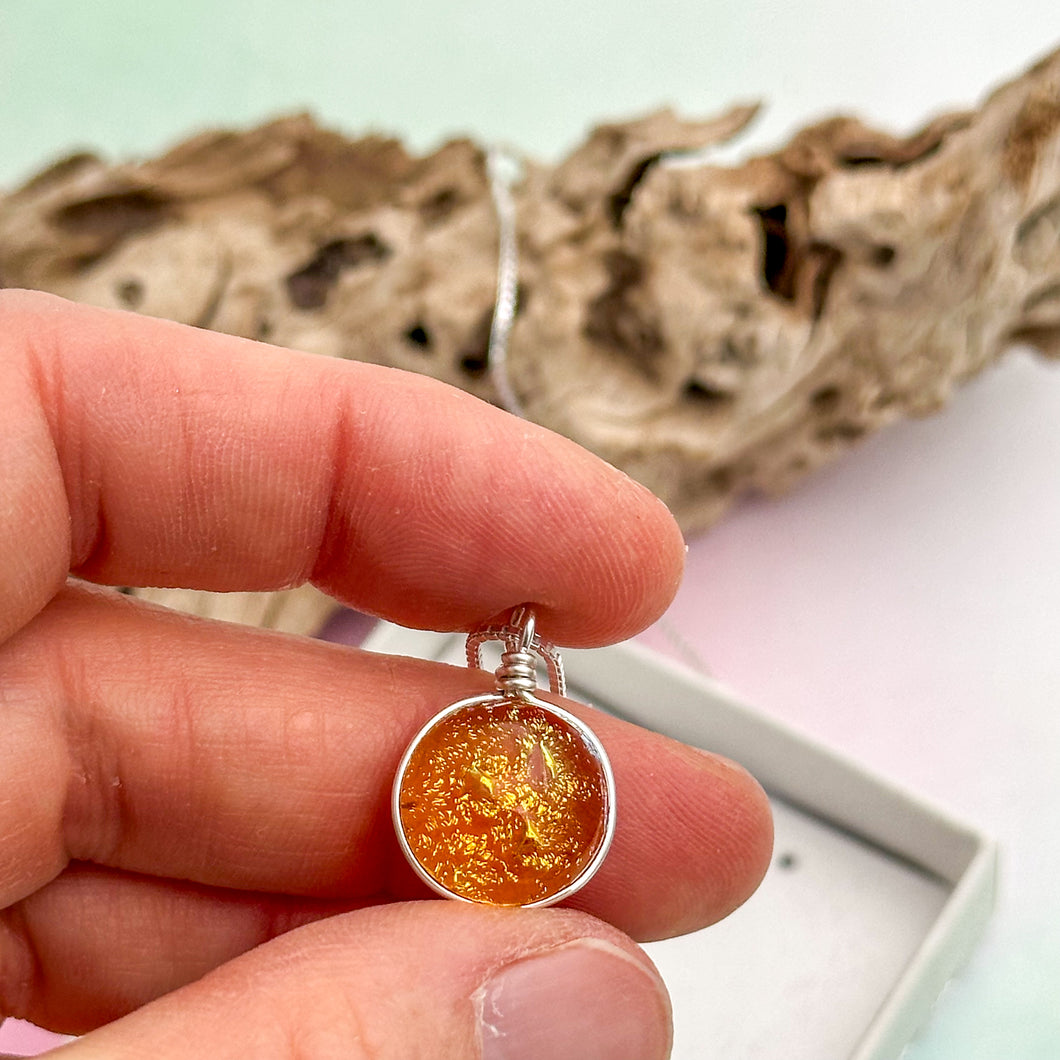 Collier Pendentif transparent ambré en verre dichroïque - technique Murano