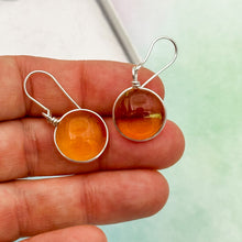 Charger l&#39;image dans la galerie, Boucles d&#39;oreilles en verre transparent ambré - technique Murano
