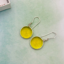 Charger l&#39;image dans la galerie, Boucles d&#39;oreilles en verre transparent jaune - technique Murano
