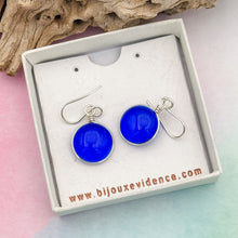 Charger l&#39;image dans la galerie, Boucles d&#39;oreilles en verre transparent bleu - technique Murano
