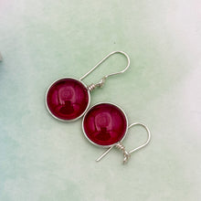 Charger l&#39;image dans la galerie, Boucles d&#39;oreilles en verre transparent rouge - technique Murano
