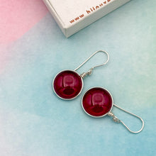 Charger l&#39;image dans la galerie, Boucles d&#39;oreilles en verre transparent rouge - technique Murano
