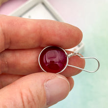 Charger l&#39;image dans la galerie, Boucles d&#39;oreilles en verre transparent rouge - technique Murano
