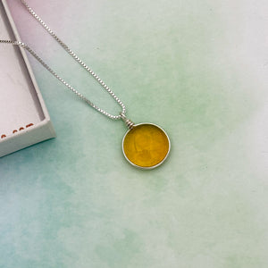 Collier Pendentif en verre ambré transparent - technique Murano