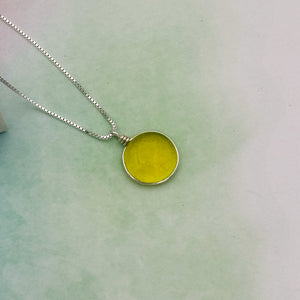 Collier Pendentif en verre jaune transparent - technique Murano