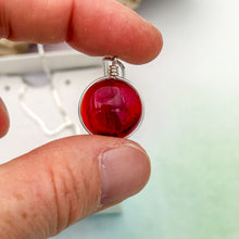 Charger l&#39;image dans la galerie, Collier Pendentif en verre rouge transparent - technique Murano
