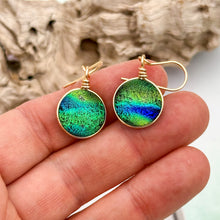 Charger l&#39;image dans la galerie, Boucles d&#39;oreilles en verre de Murano zébré bleu vert or
