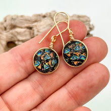 Charger l&#39;image dans la galerie, Boucles d&#39;oreilles en verre de Murano martelé couleurs chaudes
