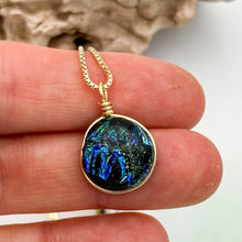 Charger l&#39;image dans la galerie, Collier Pendentif en verre dichroïque noir bleu et vert - technique Murano
