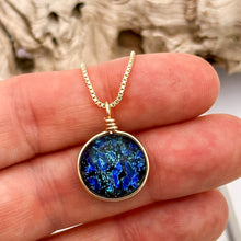 Charger l&#39;image dans la galerie, Collier Pendentif en verre de Murano dichroïque bleu
