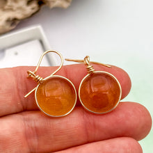 Charger l&#39;image dans la galerie, Boucles d&#39;oreilles en verre transparent ambré - technique Murano

