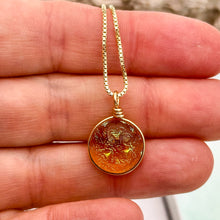 Charger l&#39;image dans la galerie, Collier Pendentif transparent ambré en verre dichroïque - technique Murano
