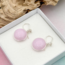 Charger l&#39;image dans la galerie, Boucles d&#39;oreilles en verre transparent rose - technique Murano
