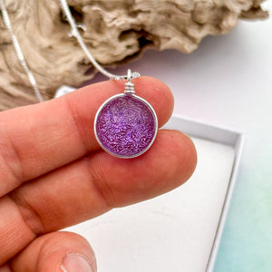 Collier Pendentif violet transparent en verre dichroïque - technique Murano