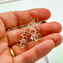 Charger l&#39;image dans la galerie, Boucle d&#39;oreille verre et argent - Collection LEGO
