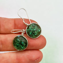 Charger l&#39;image dans la galerie, Lot3 de 9  Boucles d&#39;oreilles en verre dichroique

