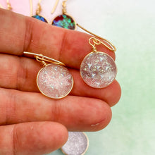 Charger l&#39;image dans la galerie, Lot3 de 9  Boucles d&#39;oreilles en verre dichroique
