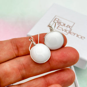 Boucles d'oreilles en verre opaque blanc - technique Murano