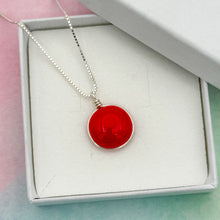 Charger l&#39;image dans la galerie, Collier Pendentif en verre opaque rouge - technique Murano
