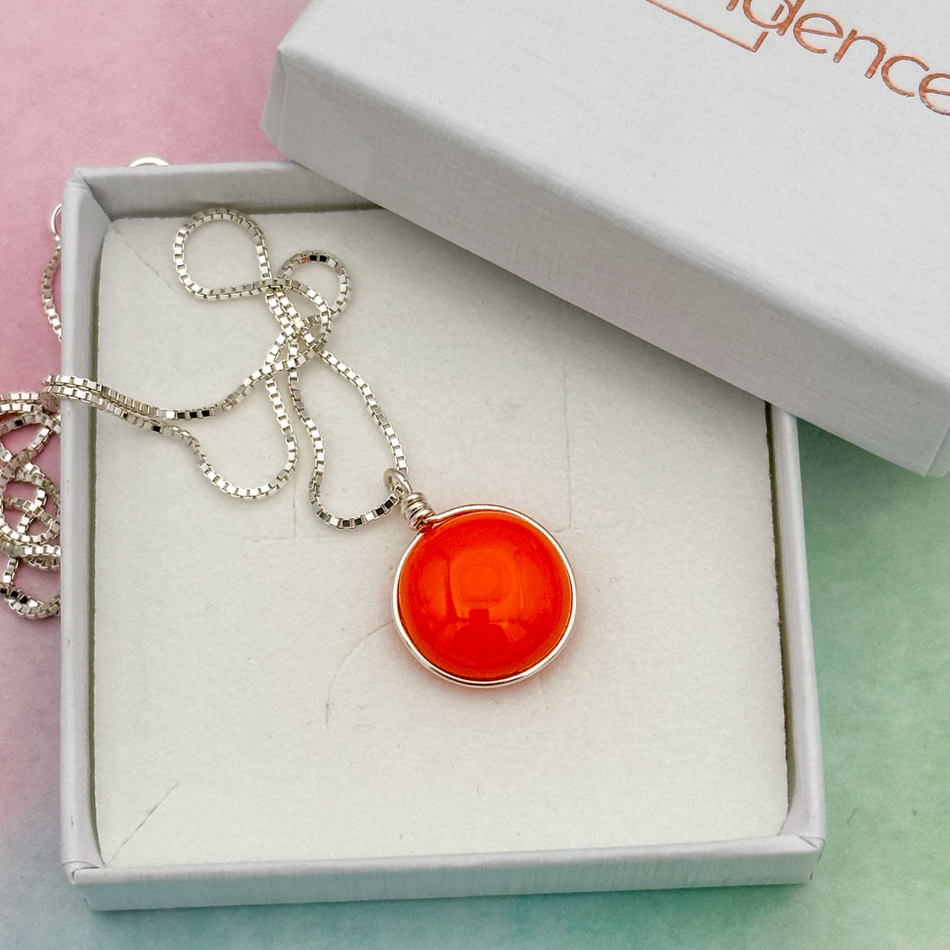 Collier Pendentif en verre opaque orange - technique Murano