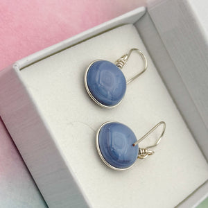 Boucles d'oreilles en verre opaque mauve - technique Murano