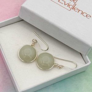 Boucles d'oreilles en verre opaque gris clair- technique Murano