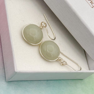 Boucles d'oreilles en verre opaque gris clair- technique Murano
